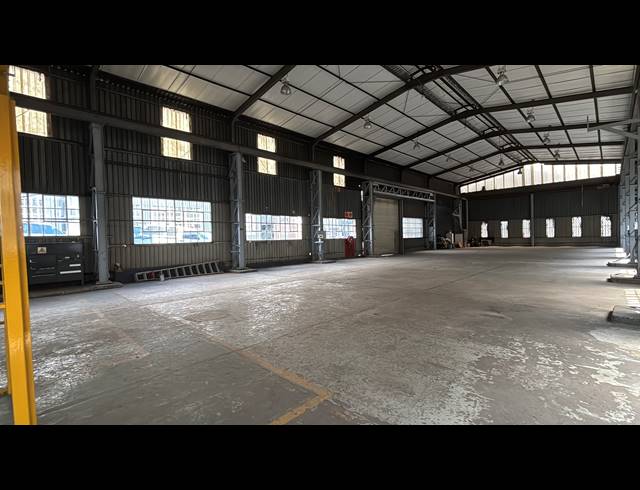 1,129M² WAREHOUSE TO LET IN SEBENZA